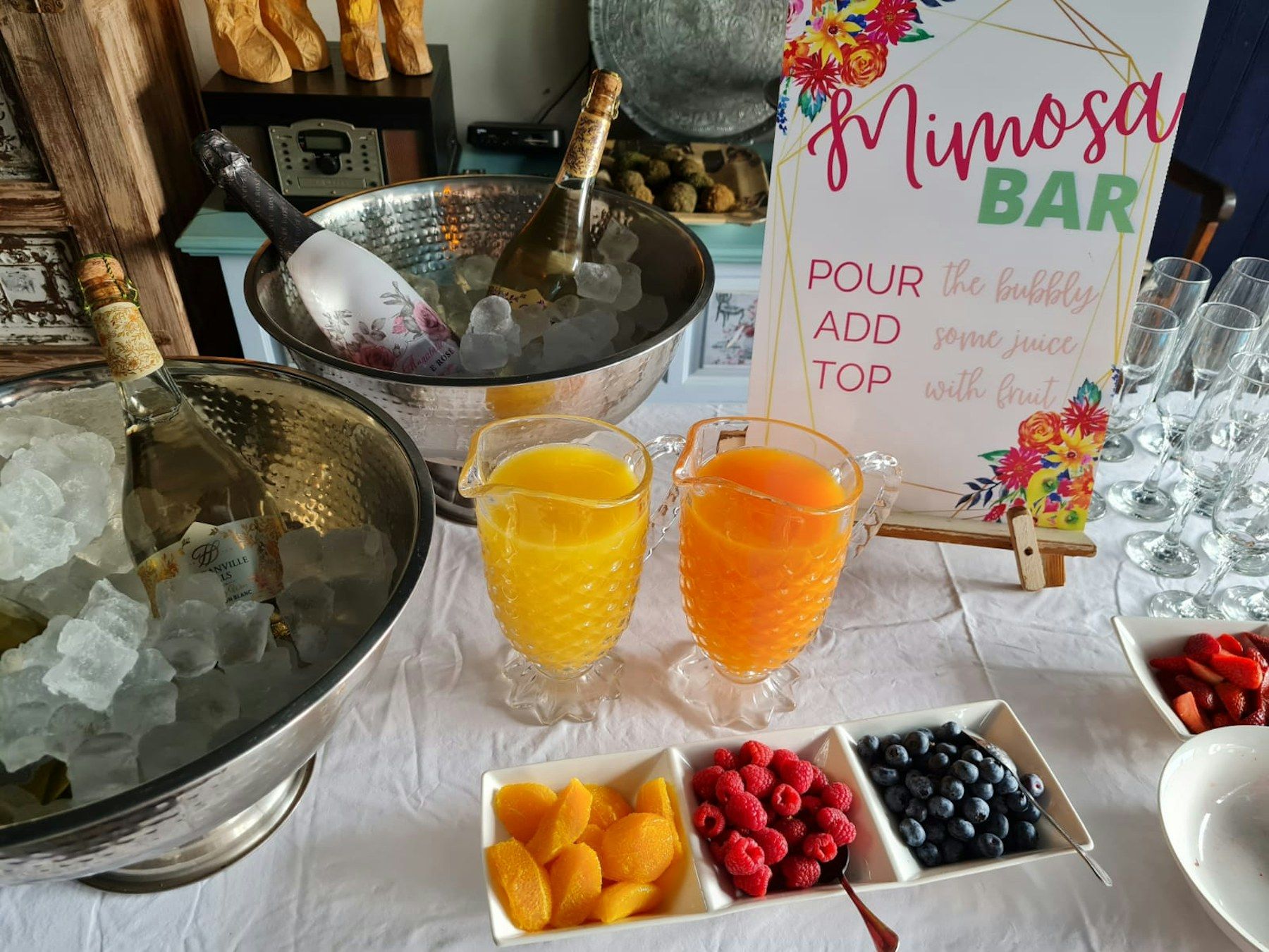 Mimosa bar